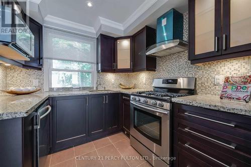 Th2 - 360 R Dundas Street E, Toronto (Moss Park), ON - Indoor Photo Showing Kitchen With Upgraded Kitchen