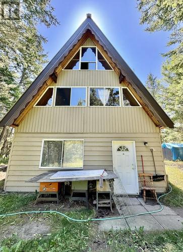 4764 Moneeyaw Road, 108 Mile Ranch, BC - Outdoor