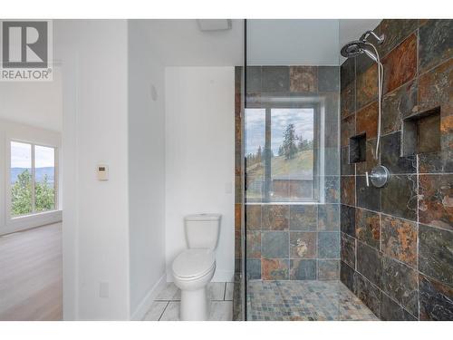 4777 Rockface Road, Kelowna, BC - Indoor Photo Showing Bathroom