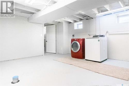 3715 Victoria Avenue, Regina, SK - Indoor Photo Showing Laundry Room