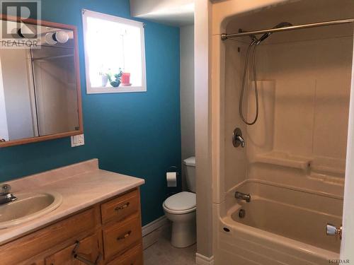 30 Kirby Ave, Timmins, ON - Indoor Photo Showing Bathroom