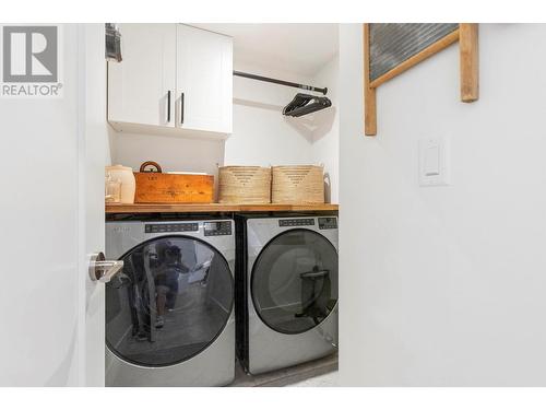 3434 Mckinley Beach Drive Unit# 407, Kelowna, BC - Indoor Photo Showing Laundry Room