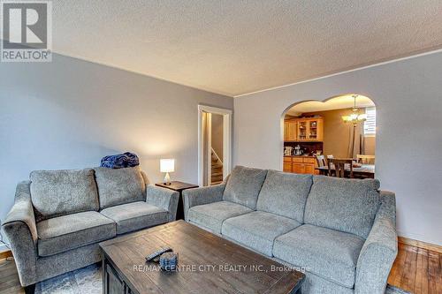 1190 Albany Street, London, ON - Indoor Photo Showing Living Room