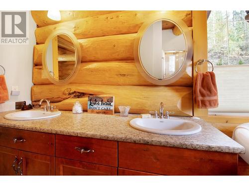 63 Walker Road, Enderby, BC - Indoor Photo Showing Bathroom