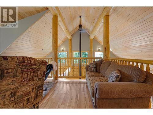 63 Walker Road, Enderby, BC - Indoor Photo Showing Living Room