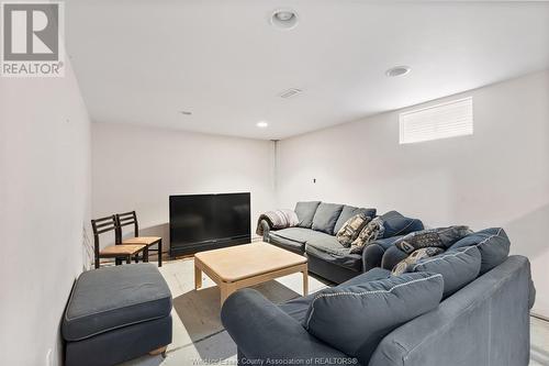 1071 St Louis Avenue, Windsor, ON - Indoor Photo Showing Basement