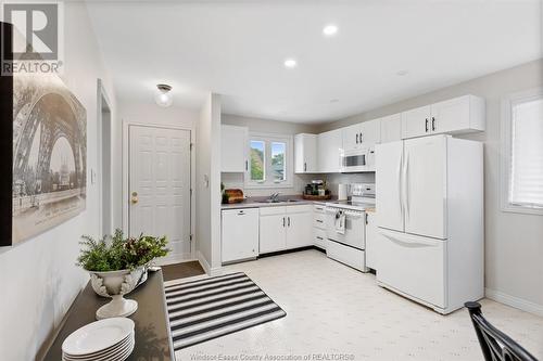 1071 St Louis Avenue, Windsor, ON - Indoor Photo Showing Kitchen