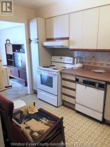 9099 Riverside Drive East Unit# 502W, Windsor, ON - Indoor Photo Showing Kitchen