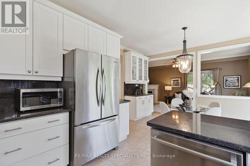 3136 Baron Drive, Mississauga (Churchill Meadows), ON - Indoor Photo Showing Kitchen