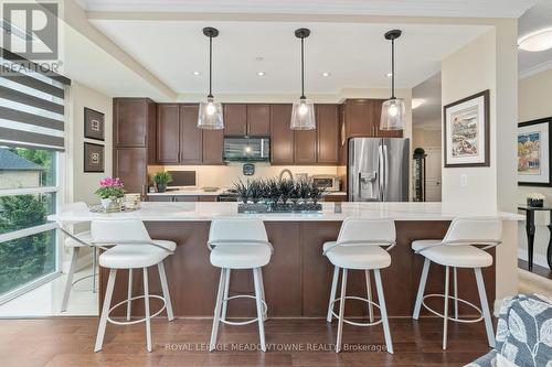 304 - 50 Hall Road, Halton Hills, ON - Indoor Photo Showing Kitchen With Upgraded Kitchen