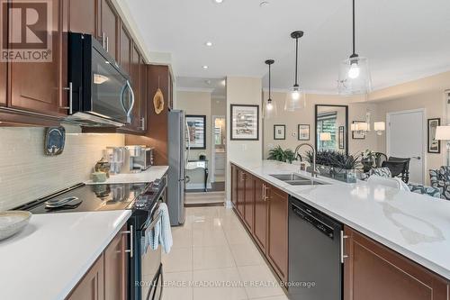 304 - 50 Hall Road, Halton Hills, ON - Indoor Photo Showing Kitchen With Double Sink With Upgraded Kitchen