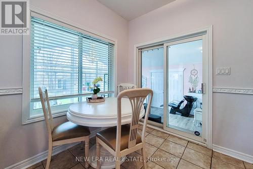 20 Pentland Road S, Hamilton (Waterdown), ON - Indoor Photo Showing Dining Room