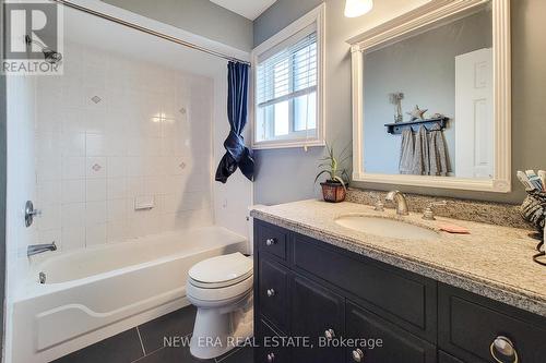 20 Pentland Road S, Hamilton (Waterdown), ON - Indoor Photo Showing Bathroom