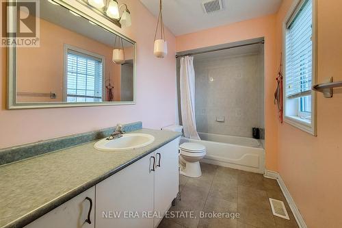 20 Pentland Road S, Hamilton (Waterdown), ON - Indoor Photo Showing Bathroom