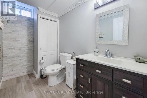 20 Pentland Road S, Hamilton (Waterdown), ON - Indoor Photo Showing Bathroom