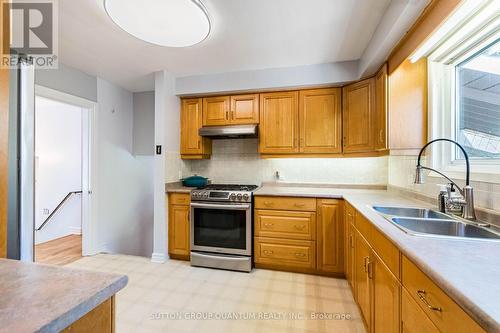 3 Colonial Court, St. Catharines, ON - Indoor Photo Showing Kitchen With Double Sink