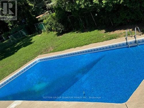 3 Colonial Court, St. Catharines, ON - Outdoor With In Ground Pool With Backyard