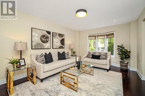 20 Hare Court, Markham (Old Markham Village), ON - Indoor Photo Showing Living Room