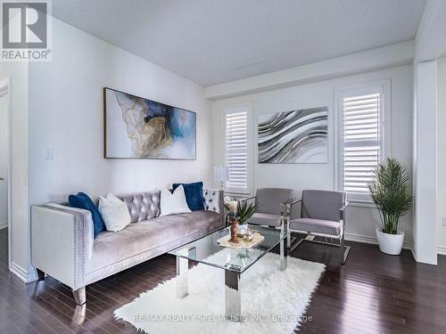 6 Divinity Circle, Brampton (Northwest Brampton), ON - Indoor Photo Showing Living Room