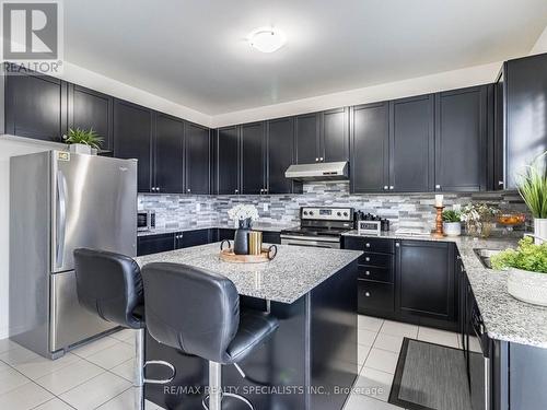 6 Divinity Circle, Brampton (Northwest Brampton), ON - Indoor Photo Showing Kitchen With Stainless Steel Kitchen With Upgraded Kitchen