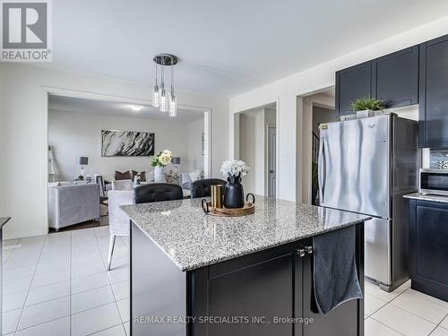 6 Divinity Circle, Brampton (Northwest Brampton), ON - Indoor Photo Showing Kitchen