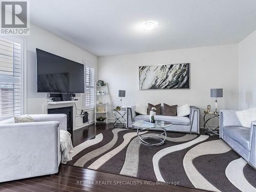 6 Divinity Circle, Brampton (Northwest Brampton), ON - Indoor Photo Showing Living Room