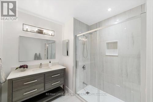 22 - 100 Laguna Parkway, Ramara (Brechin), ON - Indoor Photo Showing Bathroom