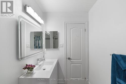 22 - 100 Laguna Parkway, Ramara (Brechin), ON - Indoor Photo Showing Bathroom