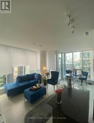 3314 - 35 Mercer Street, Toronto (Waterfront Communities), ON - Indoor Photo Showing Living Room