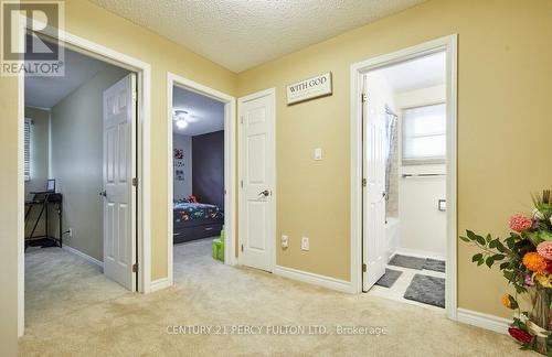 363 New Gate Avenue, Oshawa, ON - Indoor Photo Showing Other Room