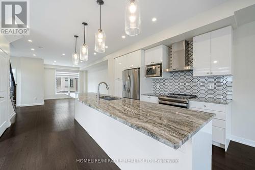 1676 Hidden Valley Glen E, Pickering (Duffin Heights), ON - Indoor Photo Showing Kitchen With Upgraded Kitchen