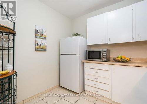 406 - 573 Mornington Avenue, London, ON - Indoor Photo Showing Kitchen