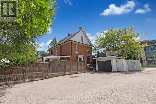 1 Way Street, Whitby (Brooklin), ON 