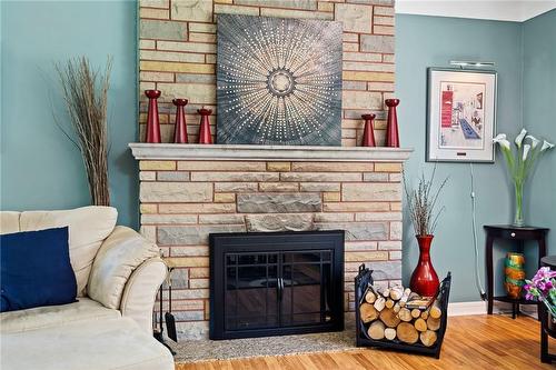 441 Scott Street, St. Catharines, ON - Indoor Photo Showing Living Room With Fireplace