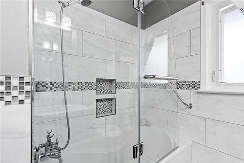 441 Scott Street, St. Catharines, ON - Indoor Photo Showing Bathroom