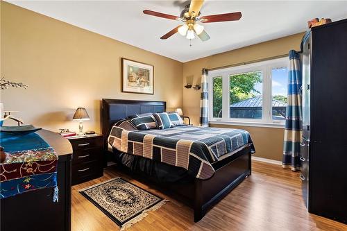 441 Scott Street, St. Catharines, ON - Indoor Photo Showing Bedroom