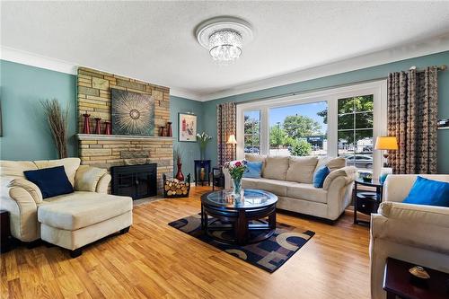 441 Scott Street, St. Catharines, ON - Indoor Photo Showing Living Room With Fireplace