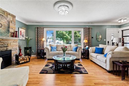 441 Scott Street, St. Catharines, ON - Indoor Photo Showing Living Room With Fireplace