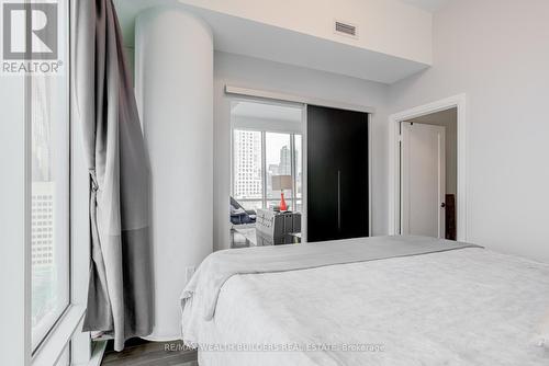 2105 - 8 The Esplanade, Toronto (Waterfront Communities), ON - Indoor Photo Showing Bedroom