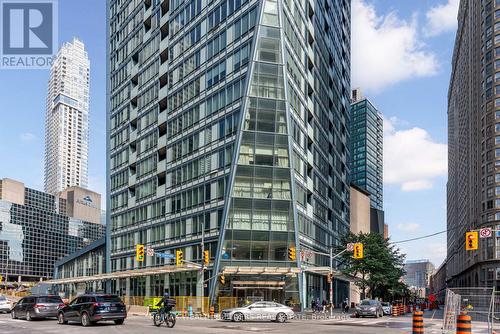 2105 - 8 The Esplanade, Toronto (Waterfront Communities), ON - Outdoor