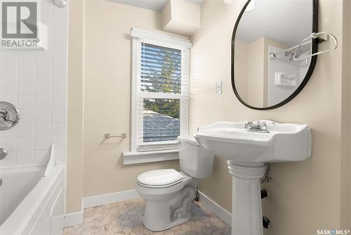 3260 Angus Street, Regina, SK - Indoor Photo Showing Bathroom