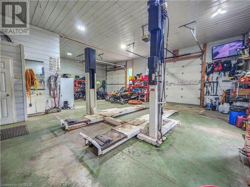 1440 Highway 6, South Bruce Peninsula, ON - Indoor Photo Showing Garage