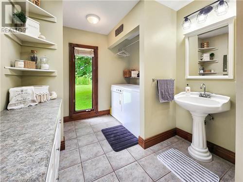 1440 Highway 6, South Bruce Peninsula, ON - Indoor Photo Showing Bathroom