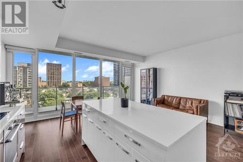 111 Champagne Avenue S Unit#608, Ottawa, ON - Indoor Photo Showing Kitchen