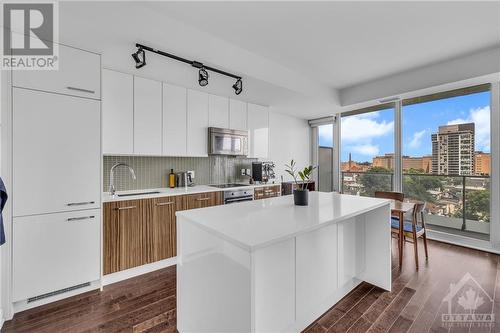 111 Champagne Avenue S Unit#608, Ottawa, ON - Indoor Photo Showing Kitchen