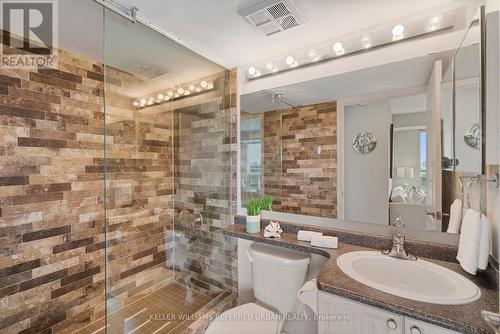 906 - 935 Sheppard Avenue W, Toronto (Clanton Park), ON - Indoor Photo Showing Bathroom