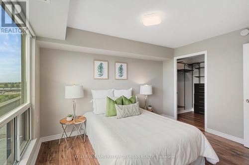 906 - 935 Sheppard Avenue W, Toronto (Clanton Park), ON - Indoor Photo Showing Bedroom