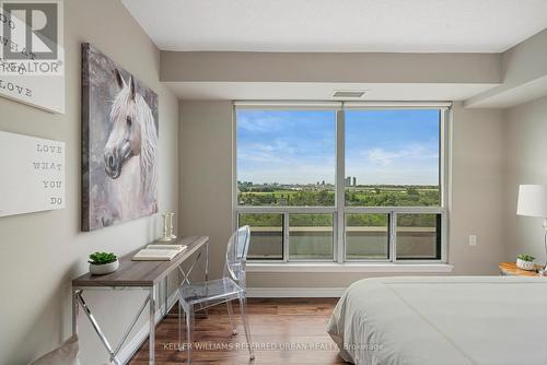 906 - 935 Sheppard Avenue W, Toronto (Clanton Park), ON - Indoor Photo Showing Bedroom