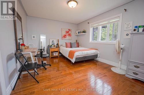 656 Geneva Street N, St. Catharines, ON - Indoor Photo Showing Bedroom