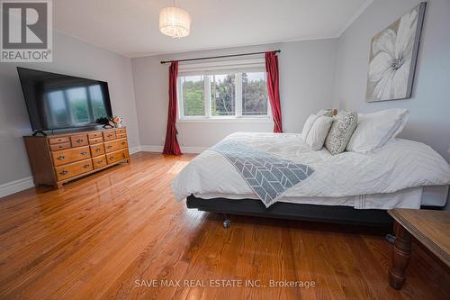 656 Geneva Street N, St. Catharines, ON - Indoor Photo Showing Bedroom